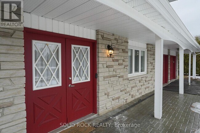 Photo du bâtiment - 6474 Bunker Rd