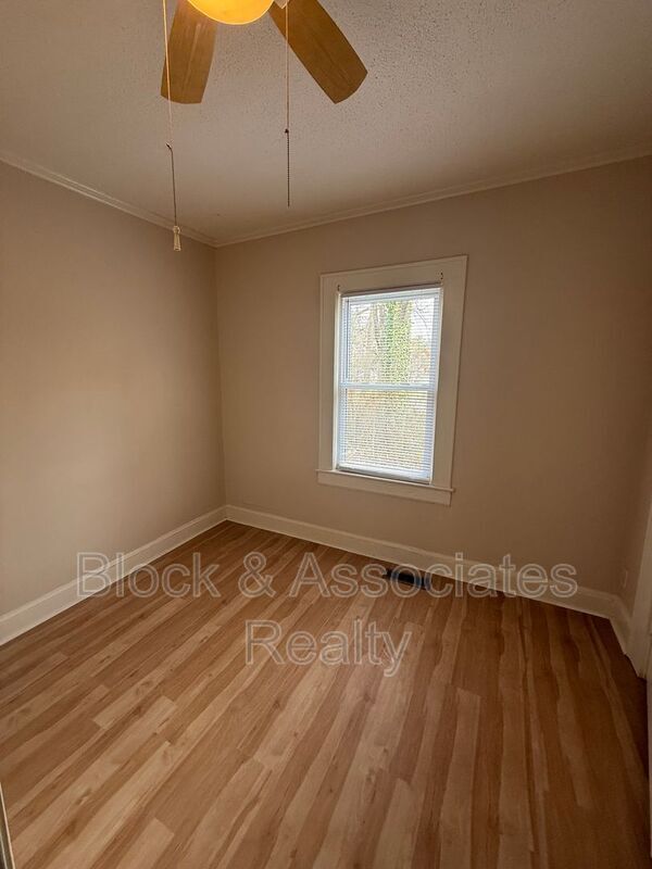 Building Photo - 1314 Uwharrie St