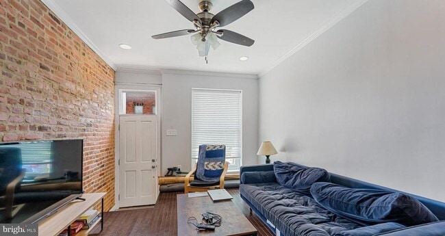 Building Photo - 647 S Belnord Ave