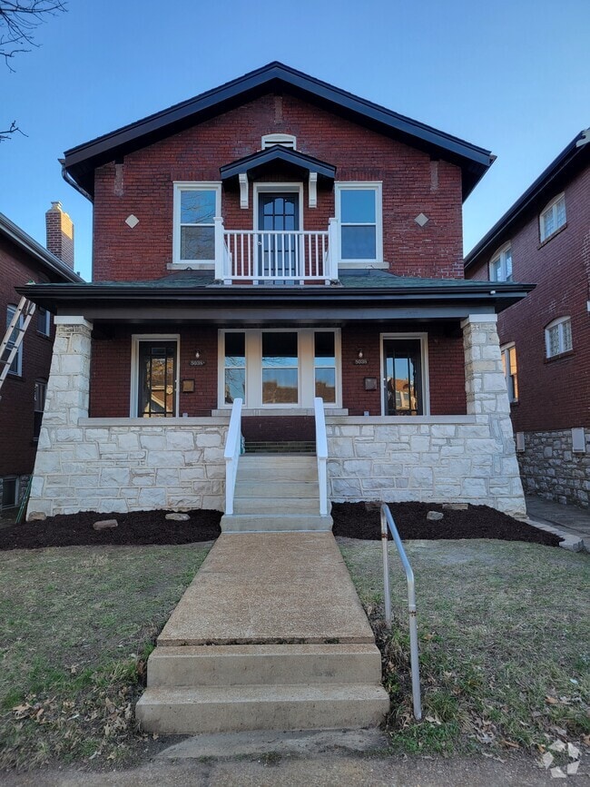 Building Photo - 5038 Chippewa St