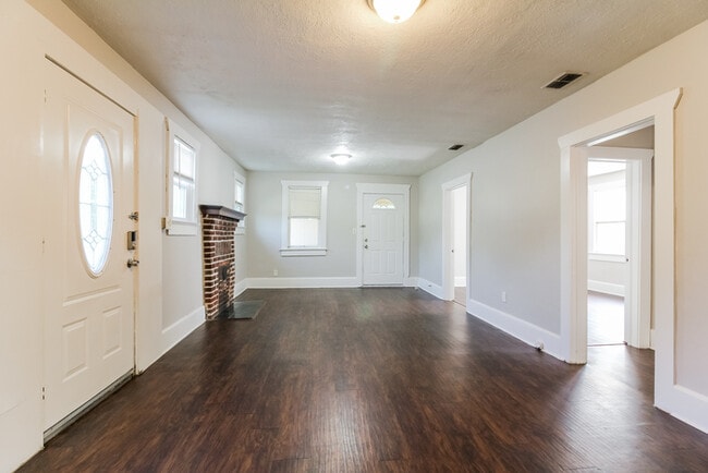 Building Photo - 478 W 63rd St