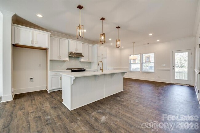 Foto del edificio - 1237 Eastway Dr