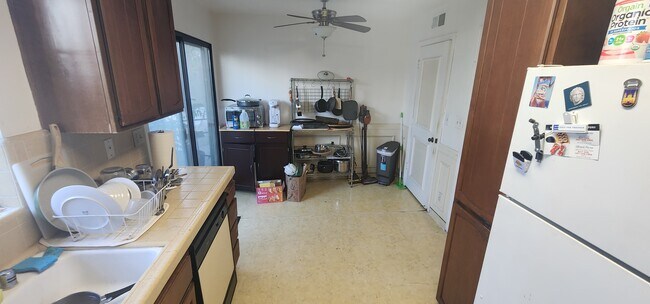 Building Photo - 8502 Gulana Ave