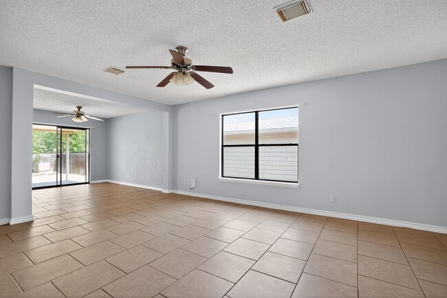 Building Photo - **2 Weeks Free!!** Cozy & Spacious 2 Bed, 2 Bath with Private Backyard!