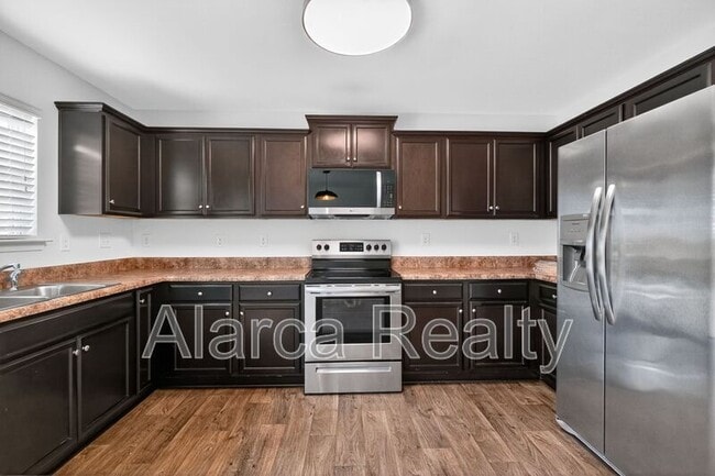 Foto del edificio - 4019 John Dale Ln