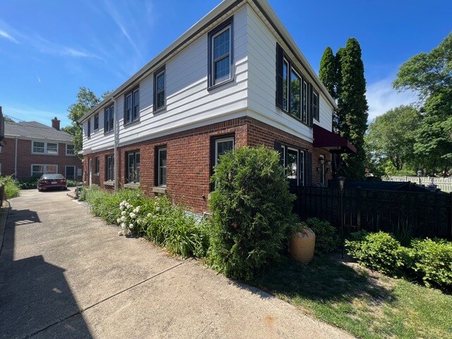 Building Photo - 4507 N Woodburn St