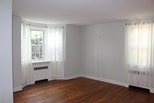 Foto del edificio - 6107 Maylane Dr