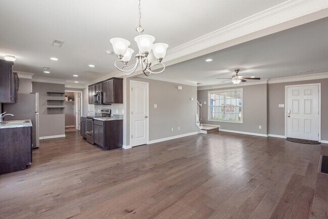 Foto del edificio - 6964 Holliday Park Ln
