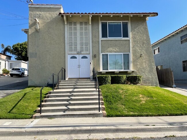 Building Photo - 1711 Huntington Ln