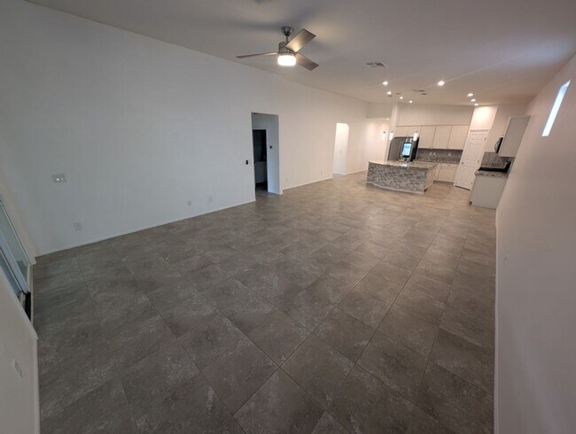 Building Photo - 4811 Shady Chestnut Ct