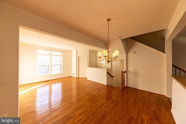 Building Photo - 4636 Odessa Dr