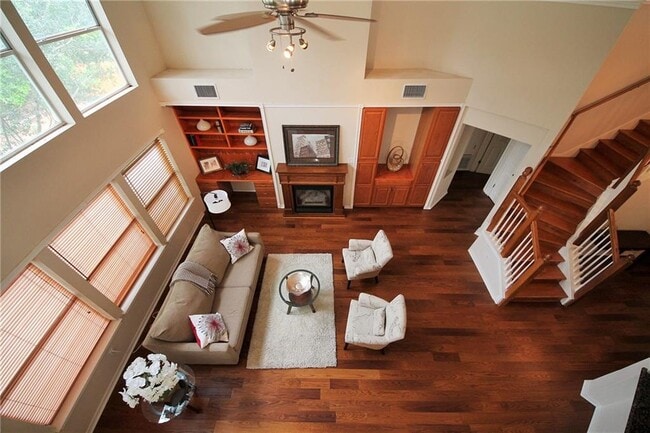 Foto del edificio - 8508 Forest Heights Ln