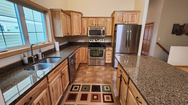 Foto del edificio - 1329 Pinecrest Ln