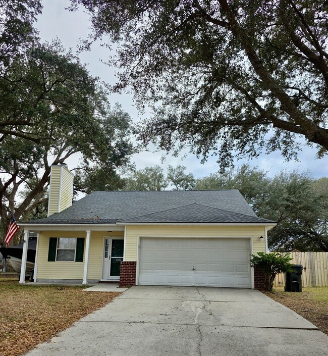 Building Photo - Charming 3 bedroom with fenced in yard - Tall Pines - Ladson