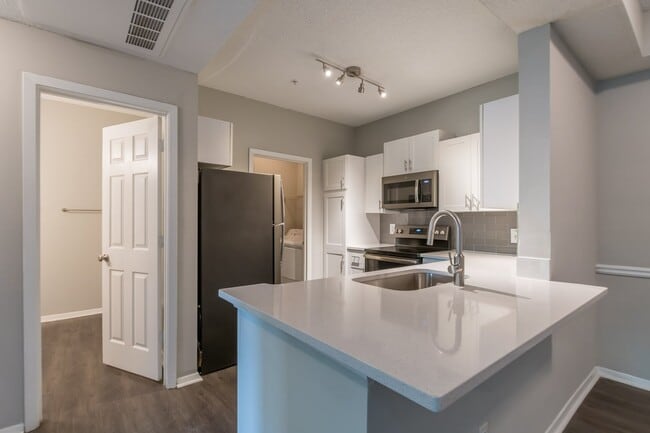 Building Photo - Axial Buckhead