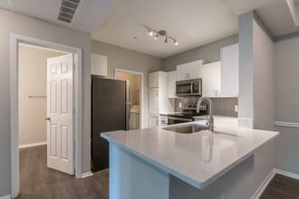 Building Photo - Axial Buckhead