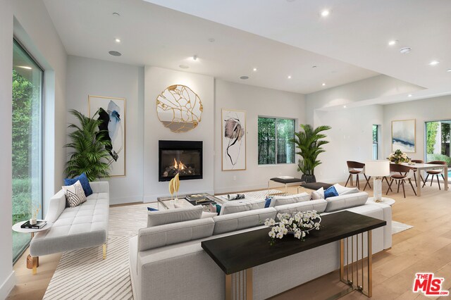Foto principal - 8925 Ashcroft Ave
