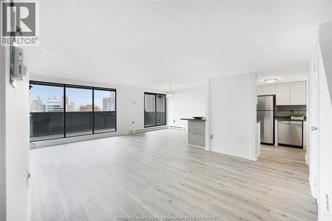 Building Photo - 380 Pelissier St