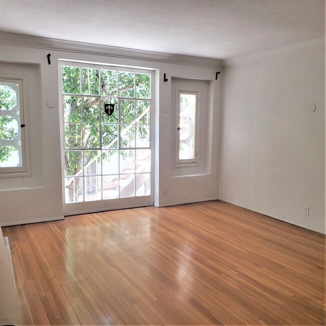 living room - 1235 N Sweetzer Ave