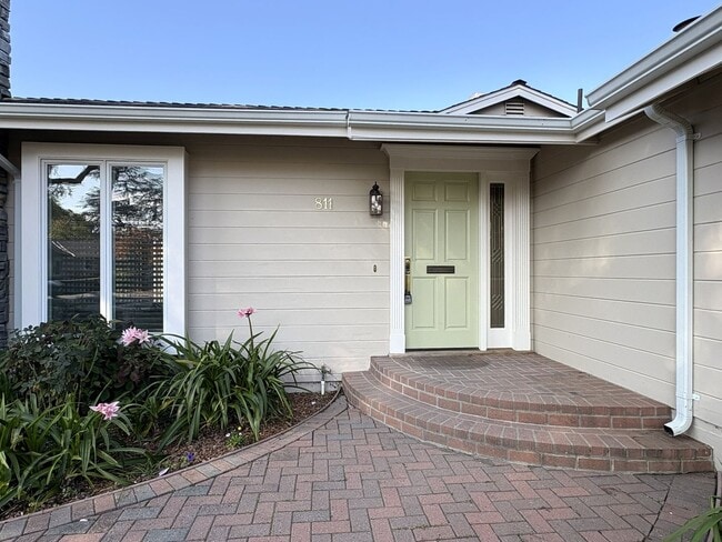 Building Photo - Beautiful Palo Alto Home with In-Law Suite, Central AC & Heated Pool