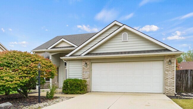 Building Photo - 811 Ivy Creek Cove