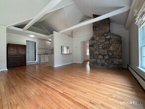 Building Photo - 104 Comstock Hill Ave