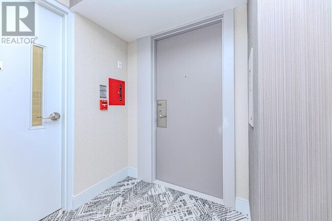 Building Photo - 8 Widmer St