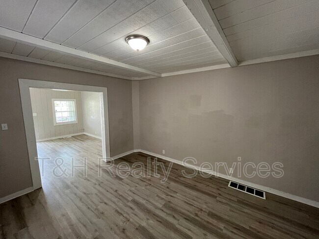 Foto del edificio - 25 S Harris Ave