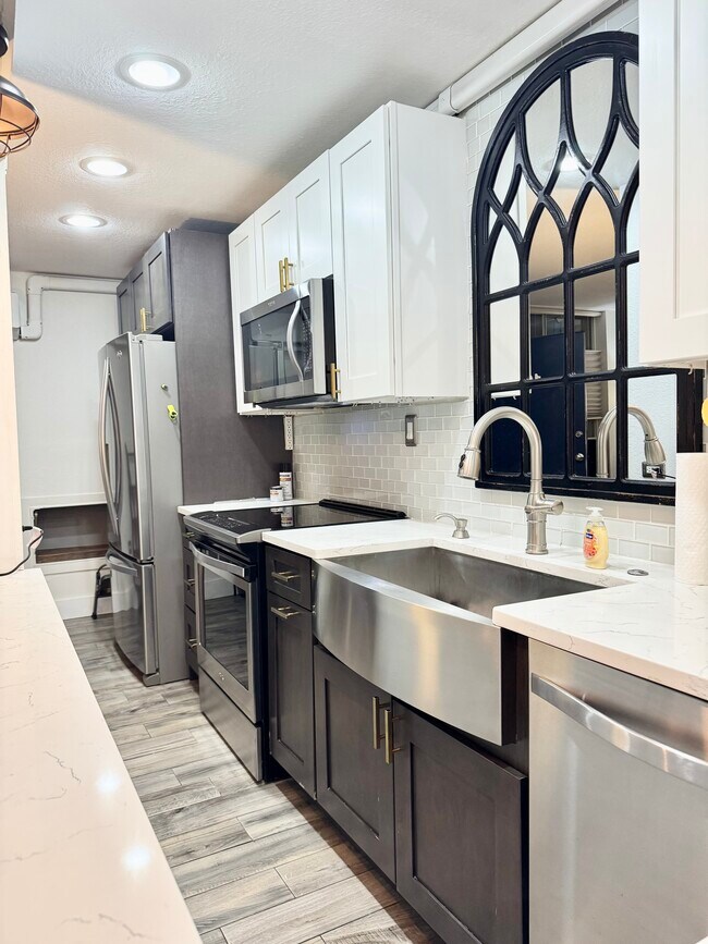 Foto del edificio - 1301 S Howard Ave