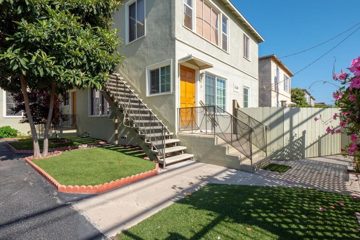 Primary Photo - 530 N Van Ness Ave