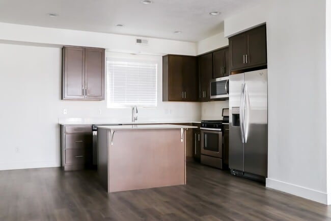 Building Photo - S-Line Townhomes
