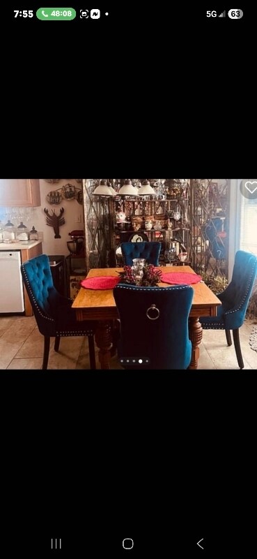 Foto del edificio - 452 MacKenzie Pl