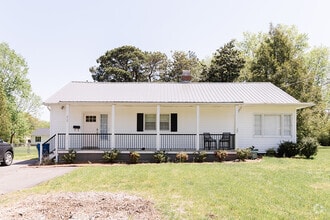 Building Photo - 217 Woodlawn Ave