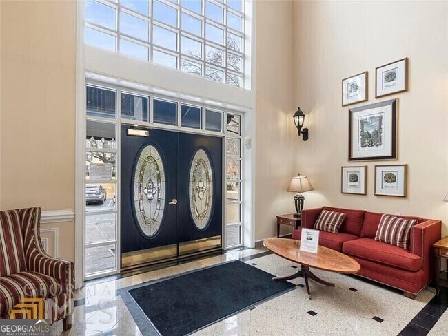 Foto del edificio - 4313 Pine Heights Dr NE