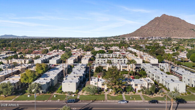 Foto del edificio - 4610 N 68th St