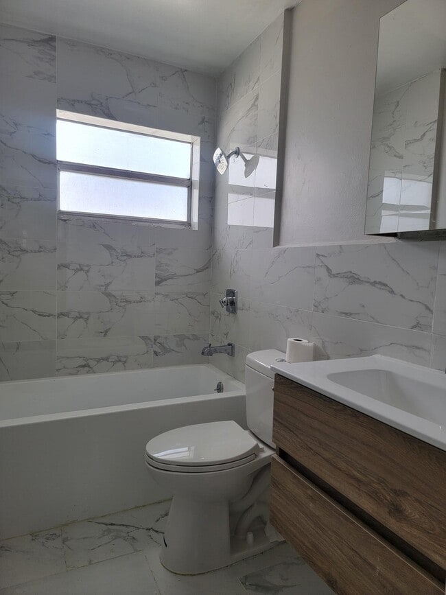 Cottage Cove Apartments 12 NE 188th St Miami, FL