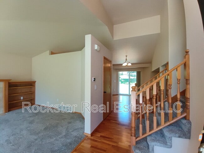 Building Photo - 6720 S Moran View St