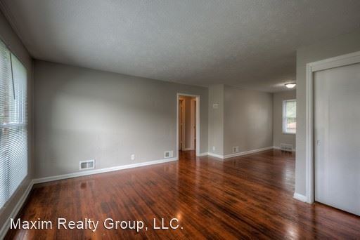 Building Photo - 4821 Ames Ave