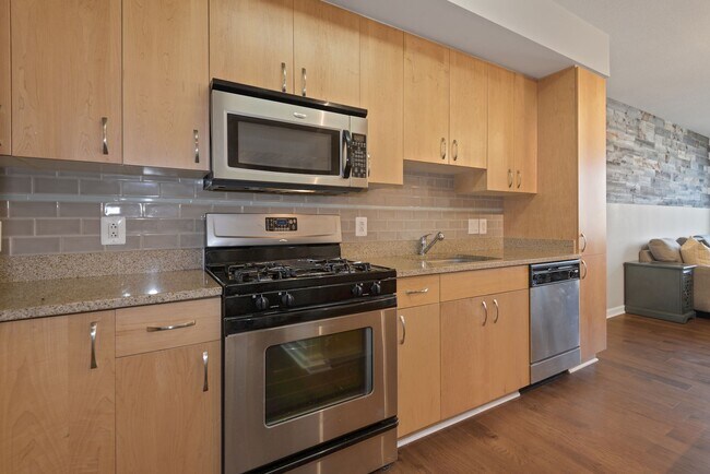 Building Photo - 440 L St NW