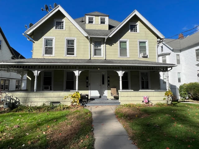 Primary Photo - 266 N Main St