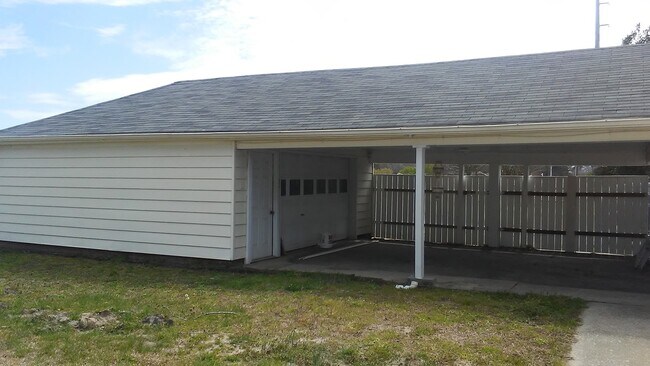 Foto del edificio - COMING SOON- 3 bedroom single family