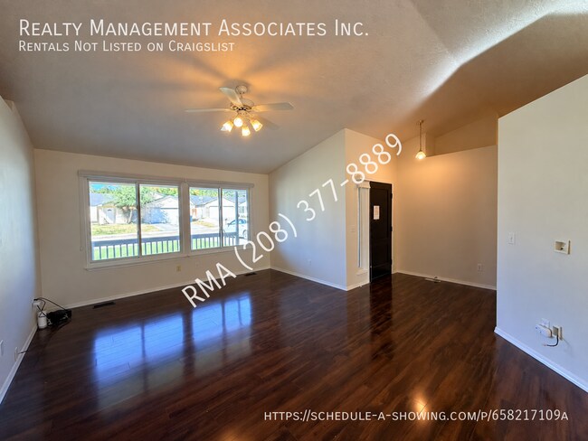 Building Photo - 2807 Mink Pl