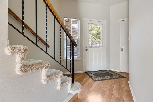 Building Photo - 1171 Regency Dr