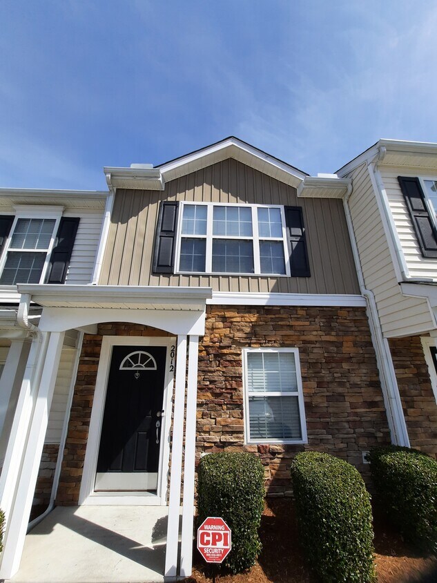 Primary Photo - 2012 Grassy Banks Dr