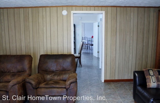 Building Photo - 3 br, 1.5 bath House - 682 Blue Eye Rd W