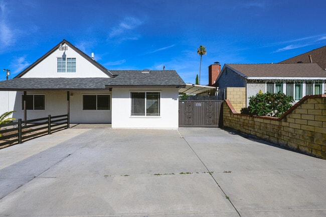 Building Photo - 16729 Doublegrove St