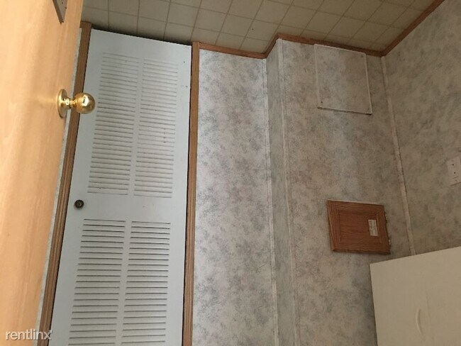 Foto del edificio - 3 br, 2 bath Mobile Home - 2110 W 15th St