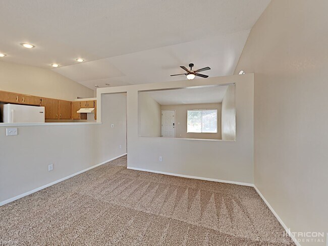 Foto del edificio - 7775 Crystal Shores Dr