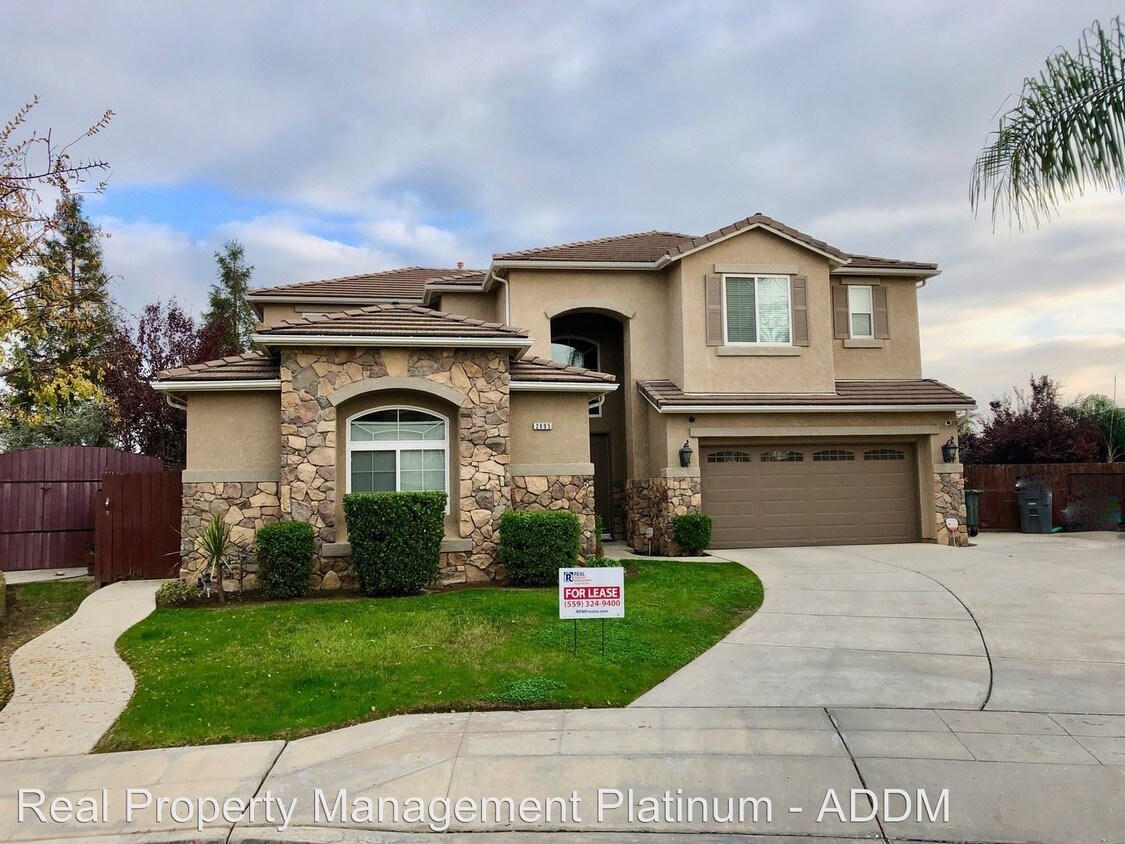 Foto principal - 5 br, 3 bath House - 2995 E. Trenton