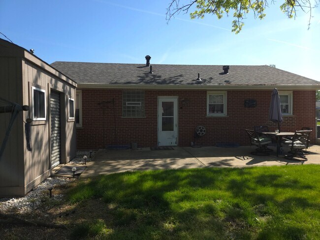 Foto del edificio - 10718 Cathy Dr